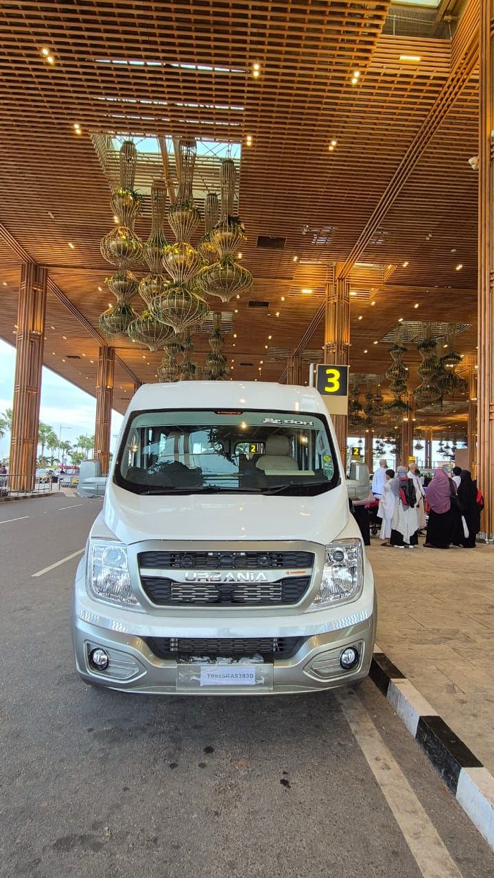 16 Seater Luxury Maharaja Urbania Interior